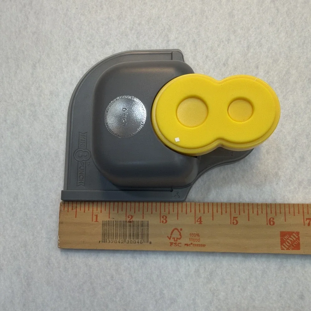 We R Memory Keepers Mini 8 Punch 6" Loop - Paper, Border, Edger - Picture 15 of 16
